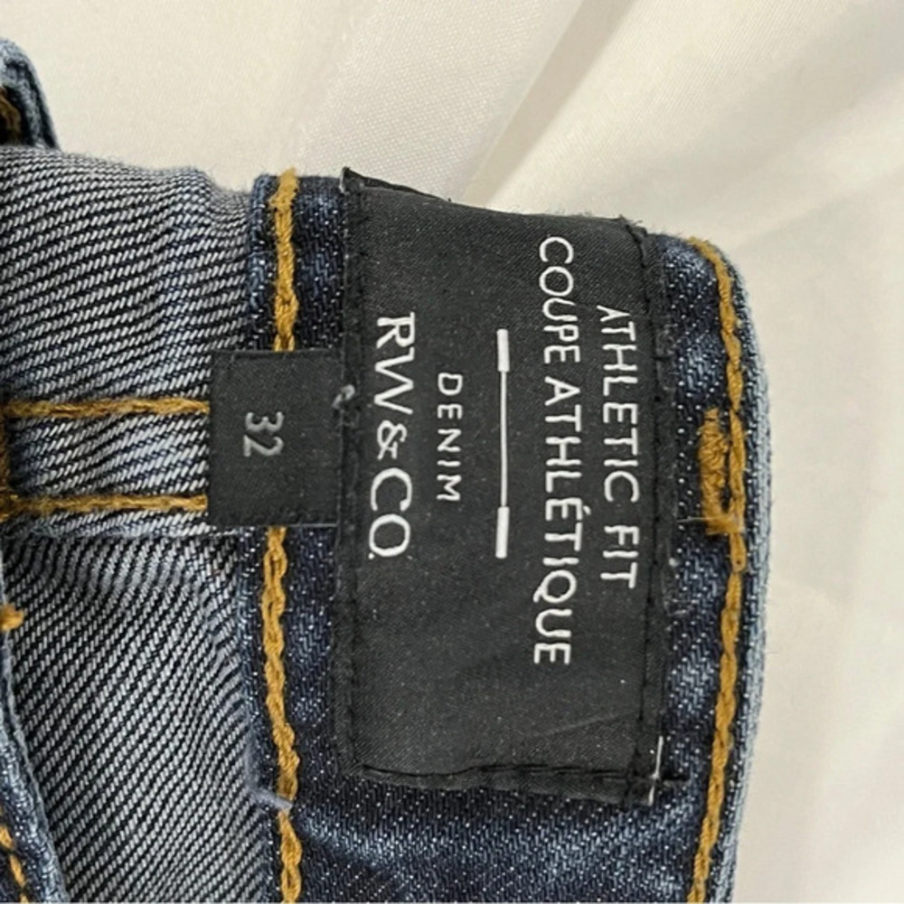 Athletic fit men’s jeans size  32 rw&co denim pants
